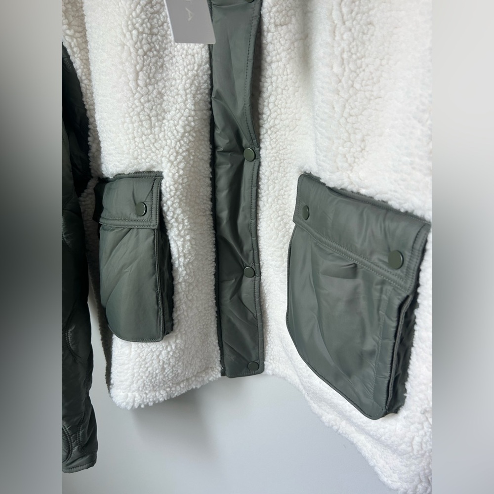 Athleta Fleece Olive Green and off White Quilted Jacket - Picture 2 of 5